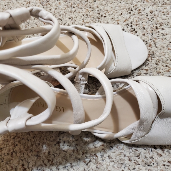 PRICE DROP ⬇️ Nine West Sandals Nude - Picture 5 of 7